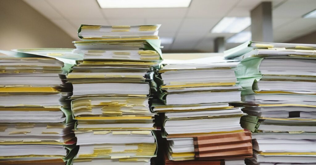 Dossier FEDER en Guadeloupe : 5 erreurs fatales qui font rejeter 70 % des candidatures (et comment les éviter en 2026) Cover article REKA SAS — 5 erreurs fatales qui font rejeter un dossier FEDER en Guadeloupe